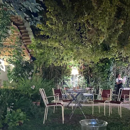 بيت ضيافة Labottega - مارينا دي بييتراسانْت