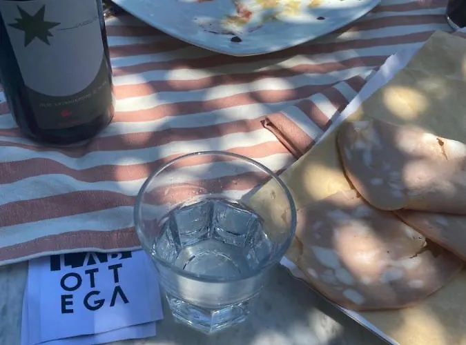 בית הארחה Labottega - מרינה די פיאטרסנטה